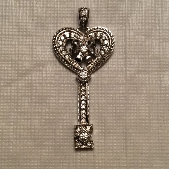 Jewelry - Sterling Silver 925 CZ Key to My Heart Pendant